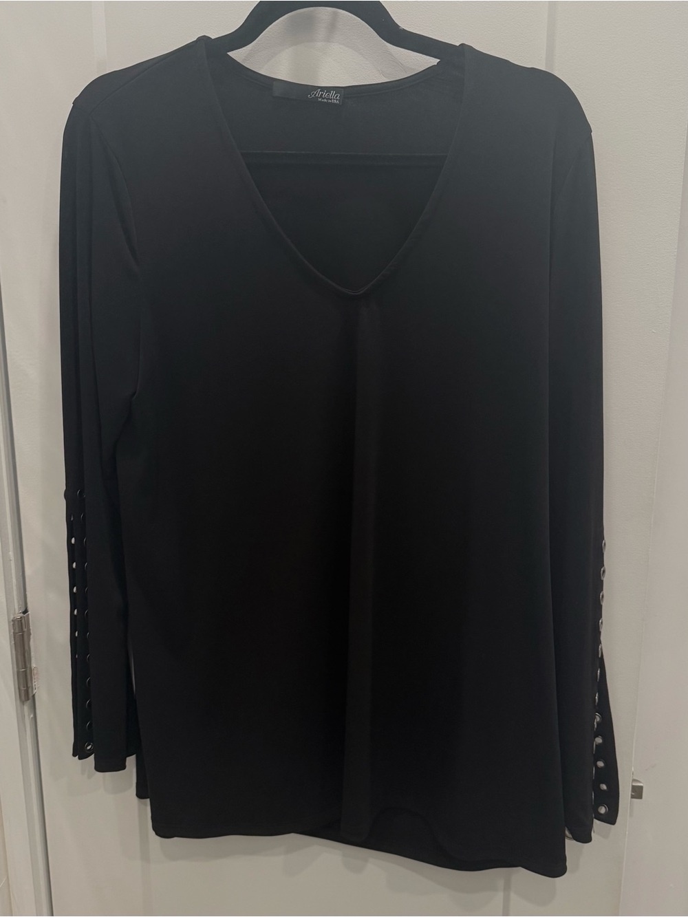 Ariella Black V-Neck Long Sleeve Top with Eyelet Sleeve Detail Super cool